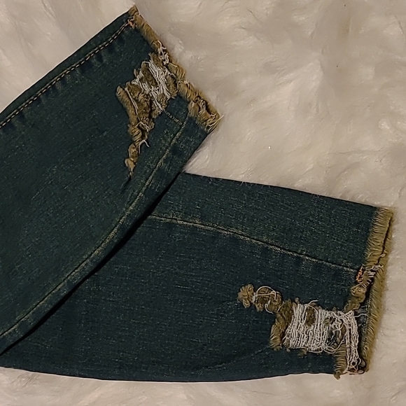 Distressed Jean's - Picture 6 of 6